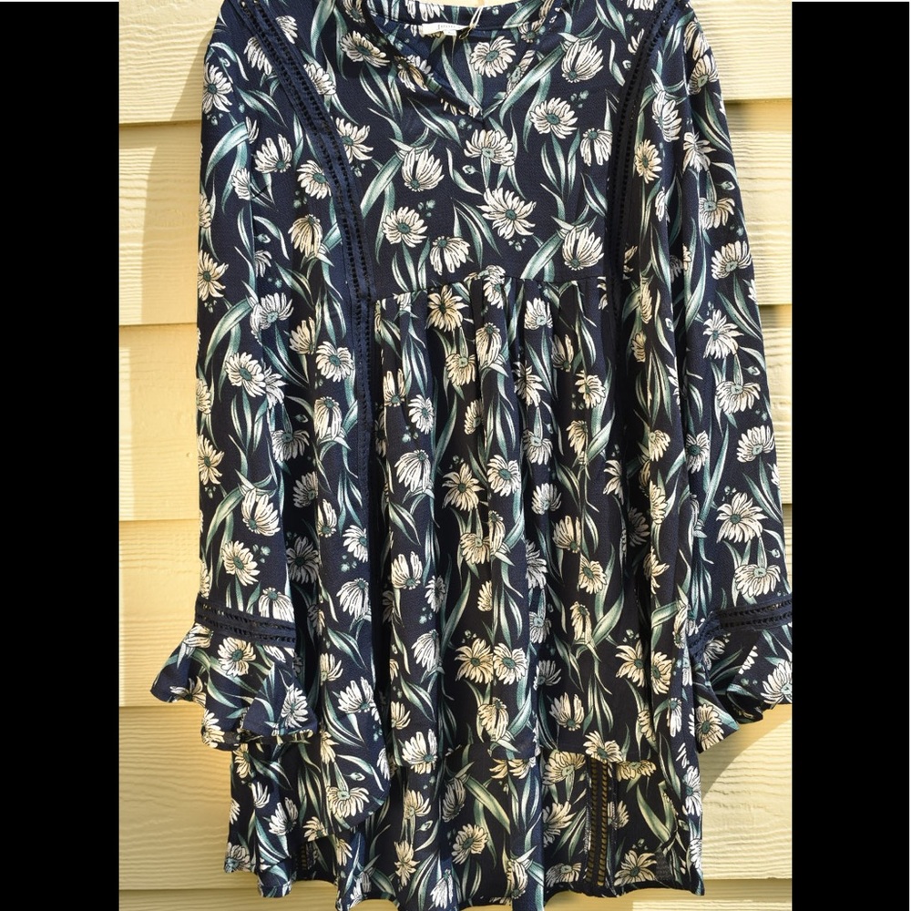 Long sleeve floral pattern blouse